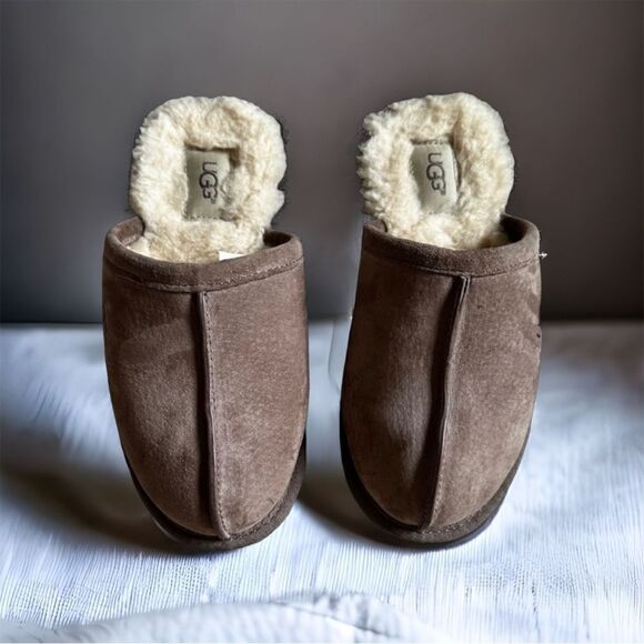 UGG slippers  - Picture 1 of 3